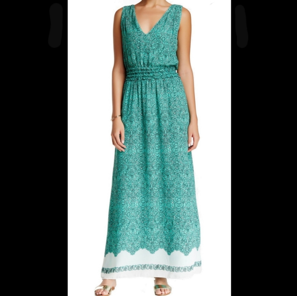 Max Studio V-neck Maxi dress